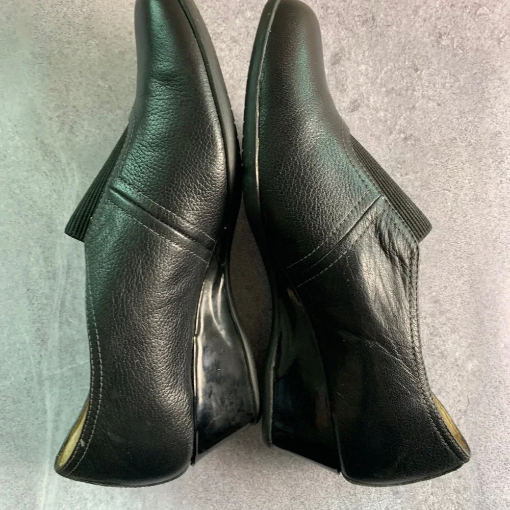 Softspots Women's Black Leather Comfort Wedge Heel Shoes -‎ Size 8M